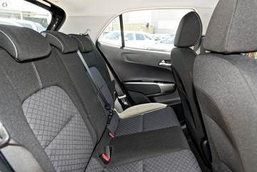https://dvg-vehicle-assets.s3.amazonaws.com/K1012811/33qlzj18bahtqdxzsh2naozc5.jpg