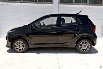https://dvg-vehicle-assets.s3.amazonaws.com/K1012811/gmk7xzre2xrdefs39gi8n8yv7.jpg