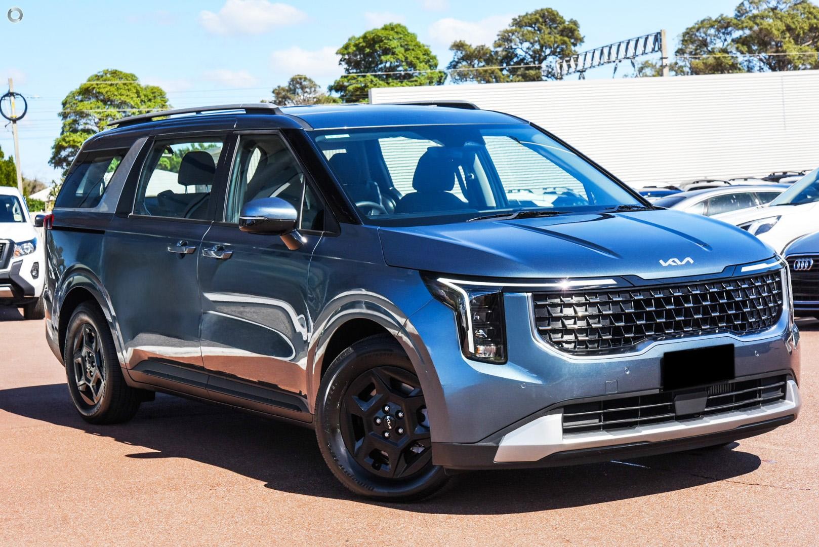 Kia Carnival image 1