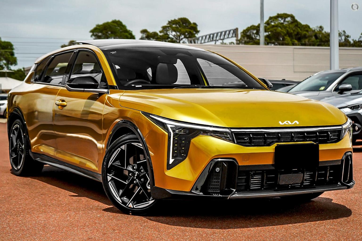 Kia K4 image 1