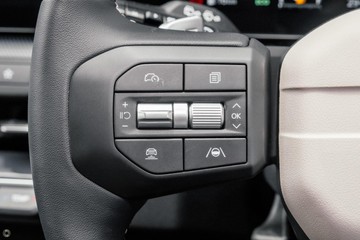 https://dvg-vehicle-assets.s3.amazonaws.com/K1013522/vglsuxil5yas9t6usy7b0taj1.jpg