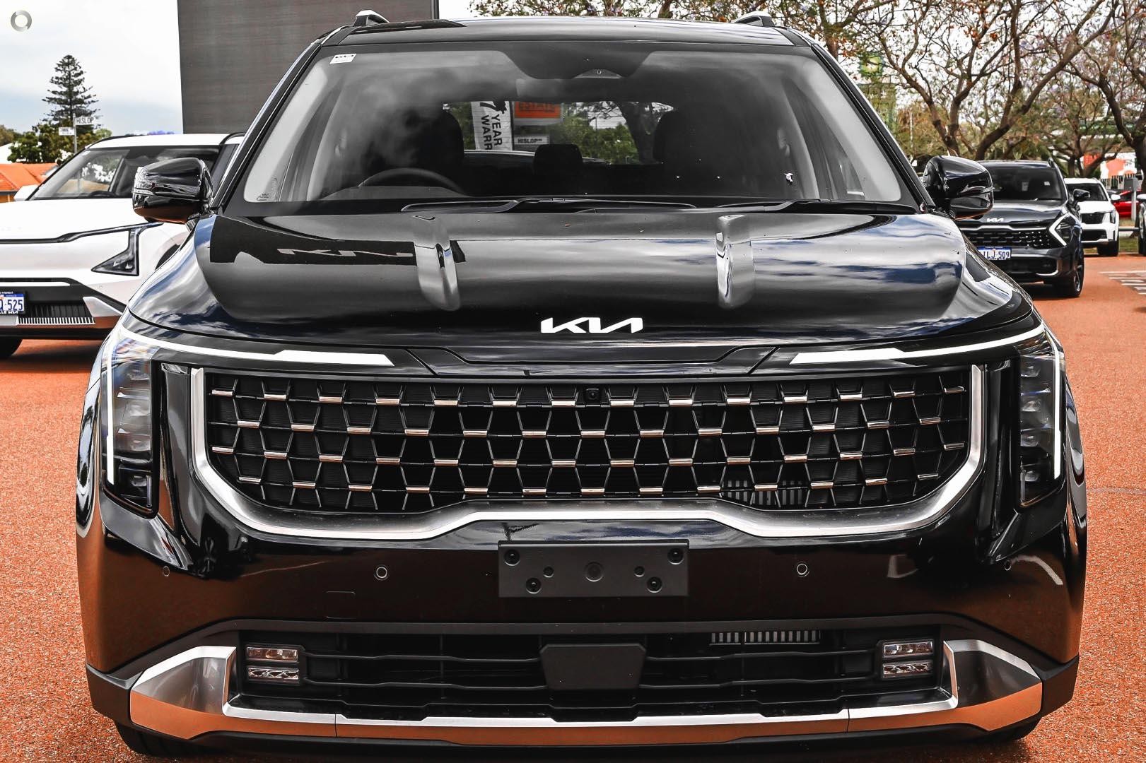 Kia Carnival image 2