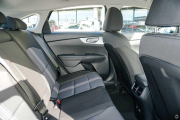 https://dvg-vehicle-assets.s3.amazonaws.com/K1024/1m2l3ig22vy6rhh36yjj058ie.jpg