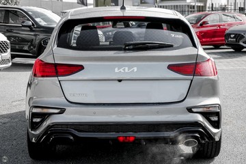 https://dvg-vehicle-assets.s3.amazonaws.com/K1024/9s6gl858f6sljlo70y5ym45s5.jpg