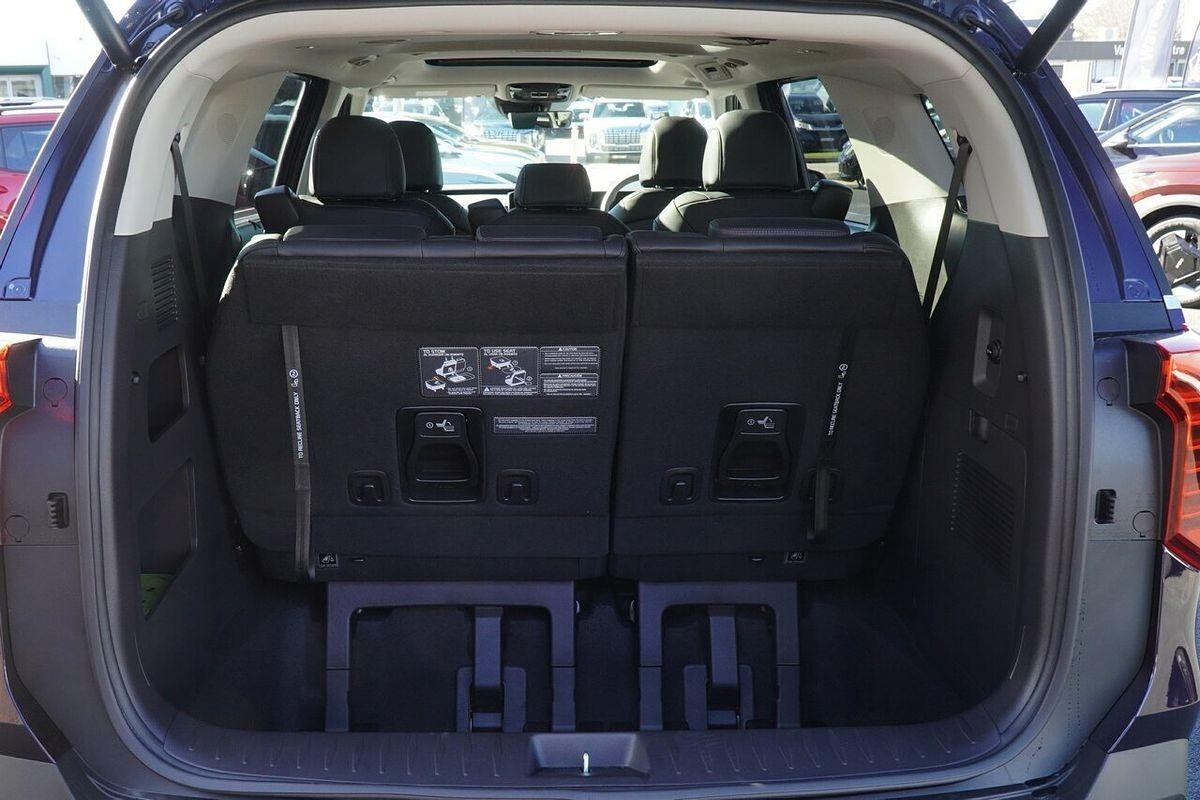 Kia Carnival image 4