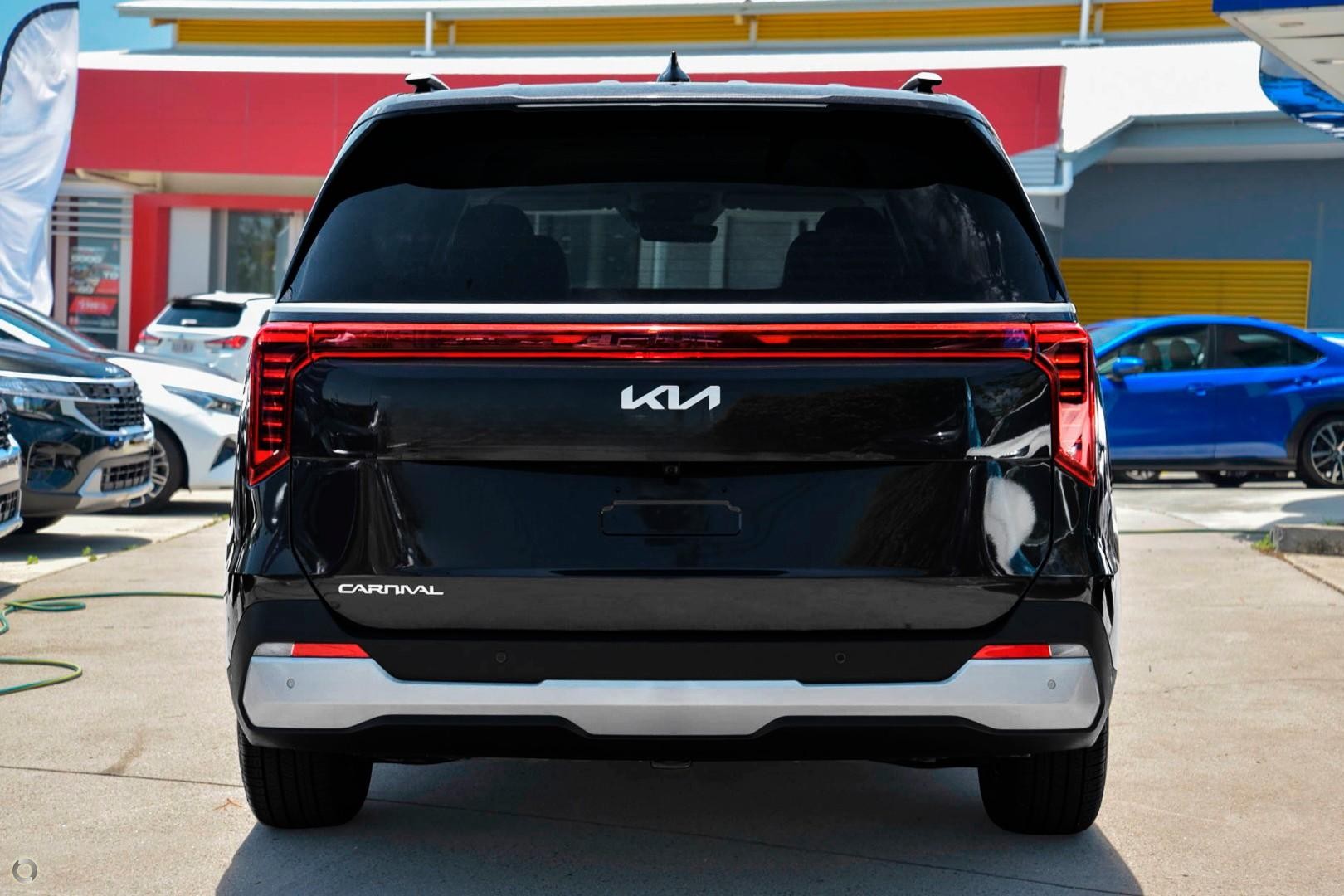 Kia Carnival image 3