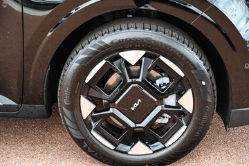 https://dvg-vehicle-assets.s3.amazonaws.com/K1043055/ueahtnrmpdxj1b71w77isypf3.jpg