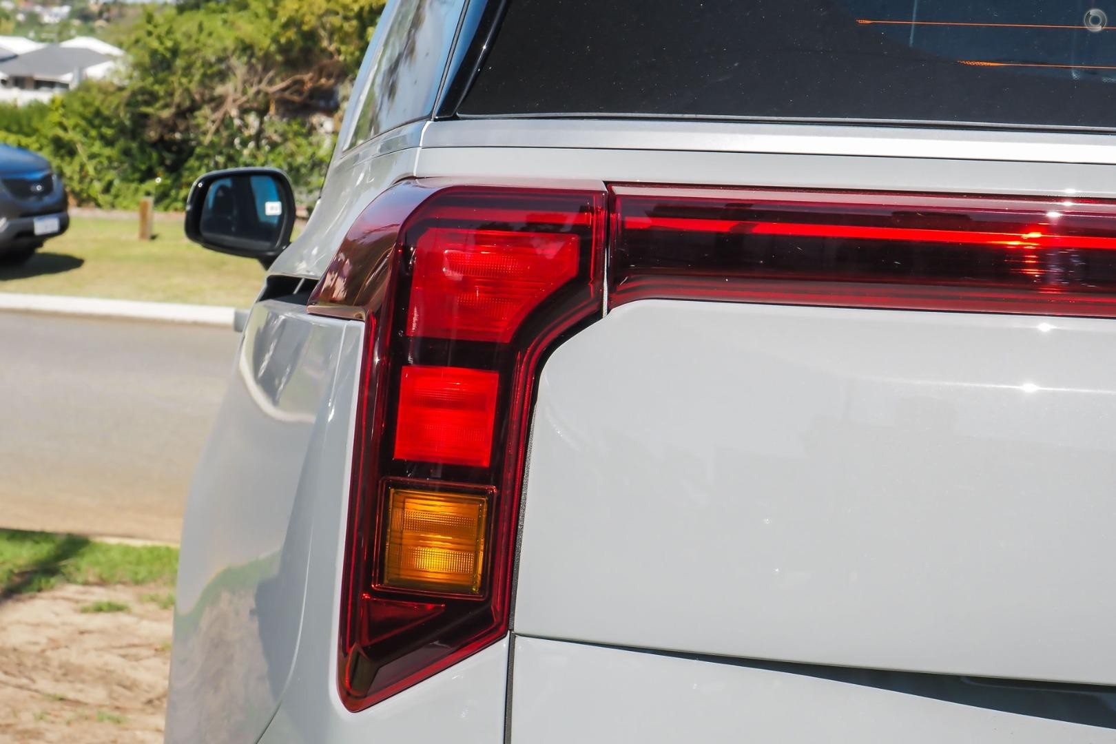 Kia Carnival image 3