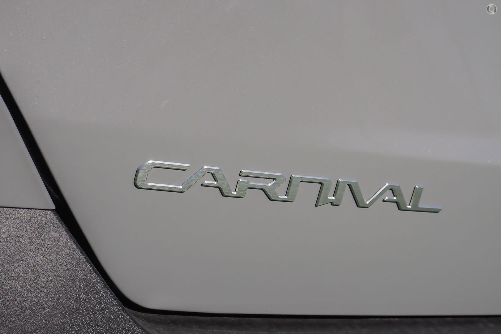 Kia Carnival image 2