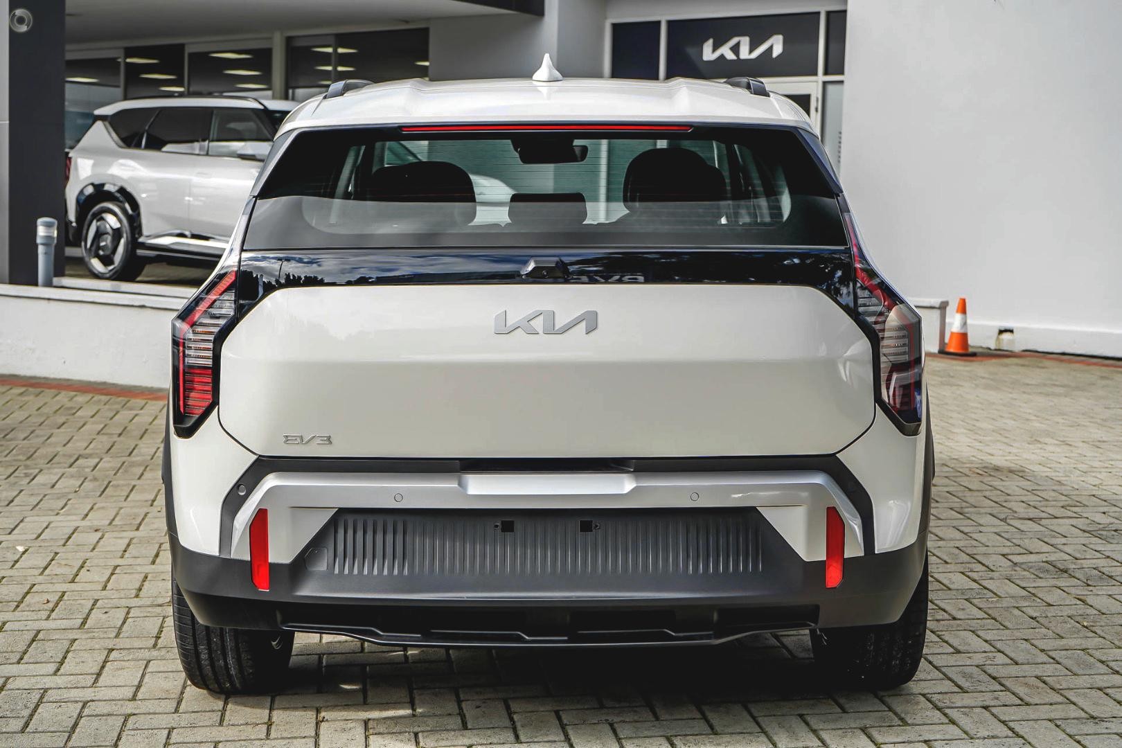 Kia Ev3 image 3