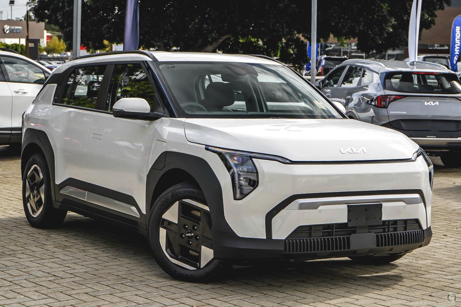 Kia Ev3 image 1