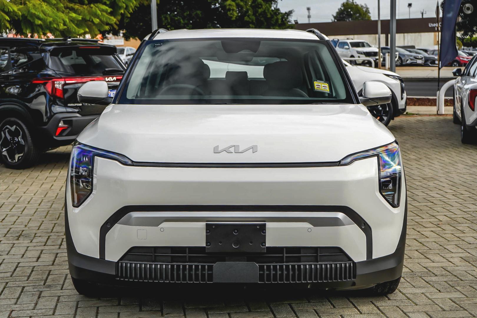 Kia Ev3 image 2