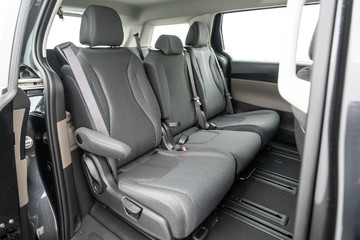 https://dvg-vehicle-assets.s3.amazonaws.com/K1077580/aeec9ijqmx3v2jvyzxbnwgwmb.jpg