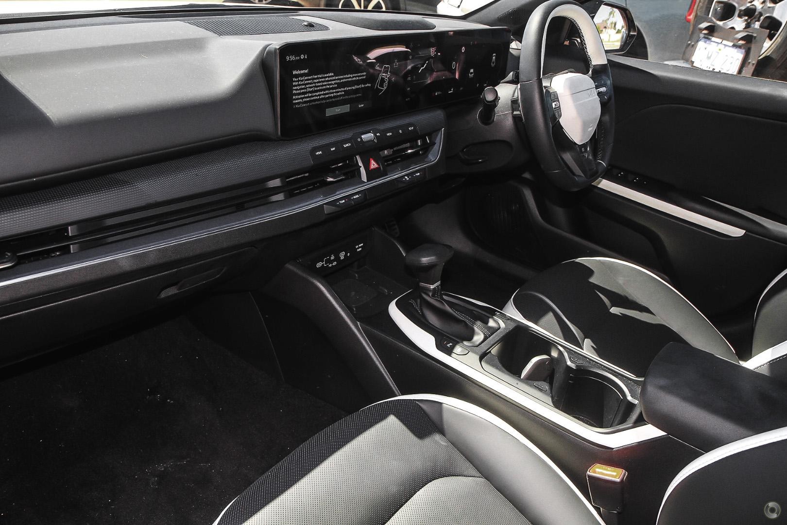 Kia K4 image 3