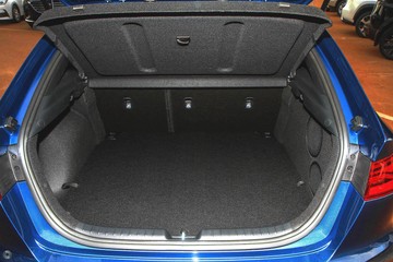 https://dvg-vehicle-assets.s3.amazonaws.com/K1117/o3wbukg8h81rfsh6ljotb5lg2.jpg