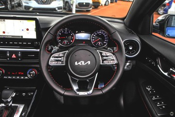 https://dvg-vehicle-assets.s3.amazonaws.com/K1117/xpji0sujafa8im8ltw5e5zw2e.jpg
