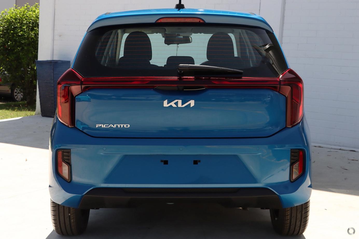 Kia Picanto image 2