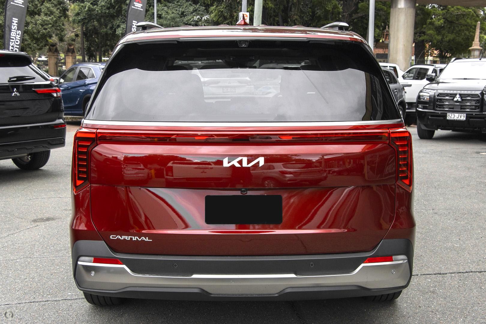 Kia Carnival image 4