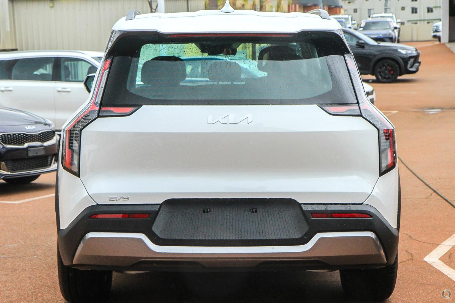 Kia Ev9 image 3