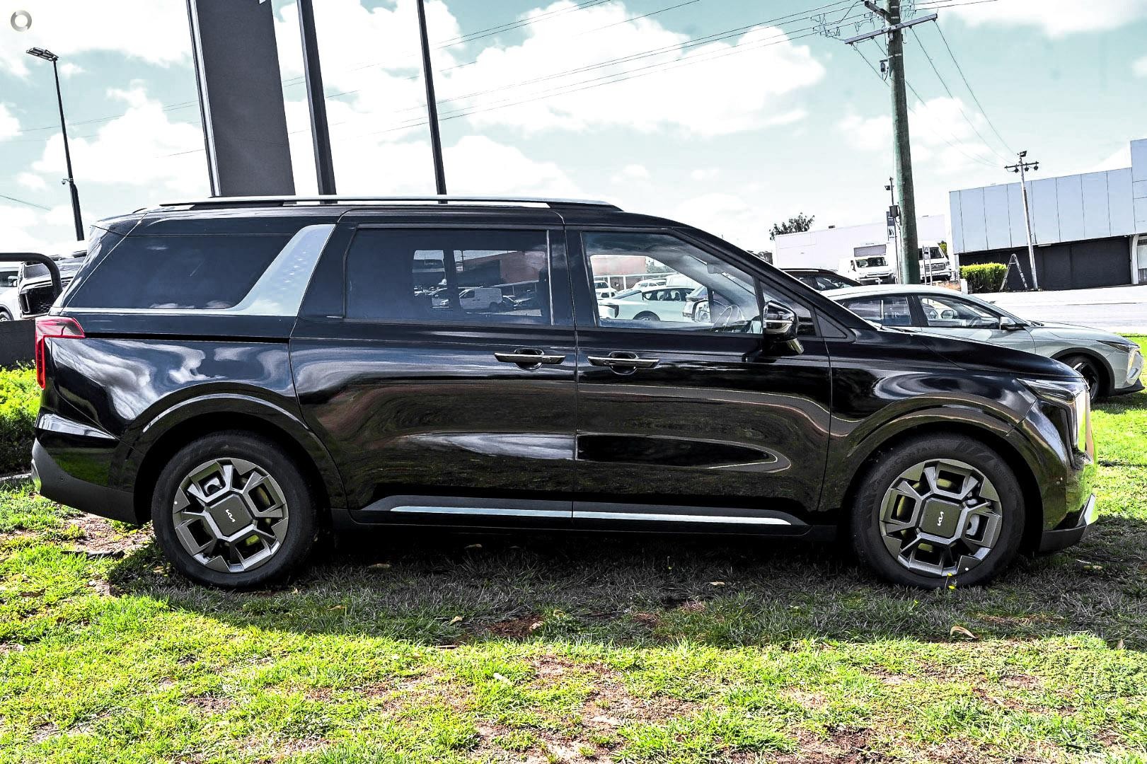 Kia Carnival image 4