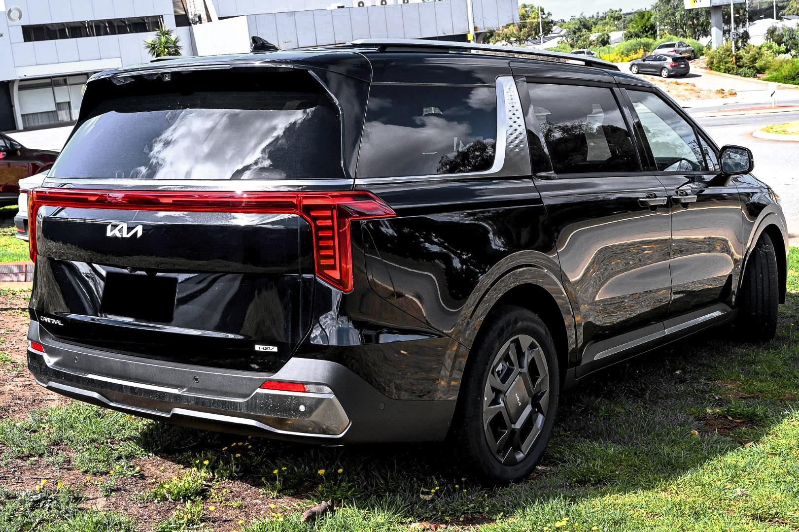 Kia Carnival image 3