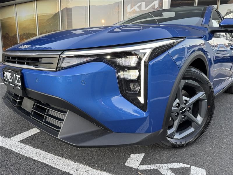 Kia K4 image 2