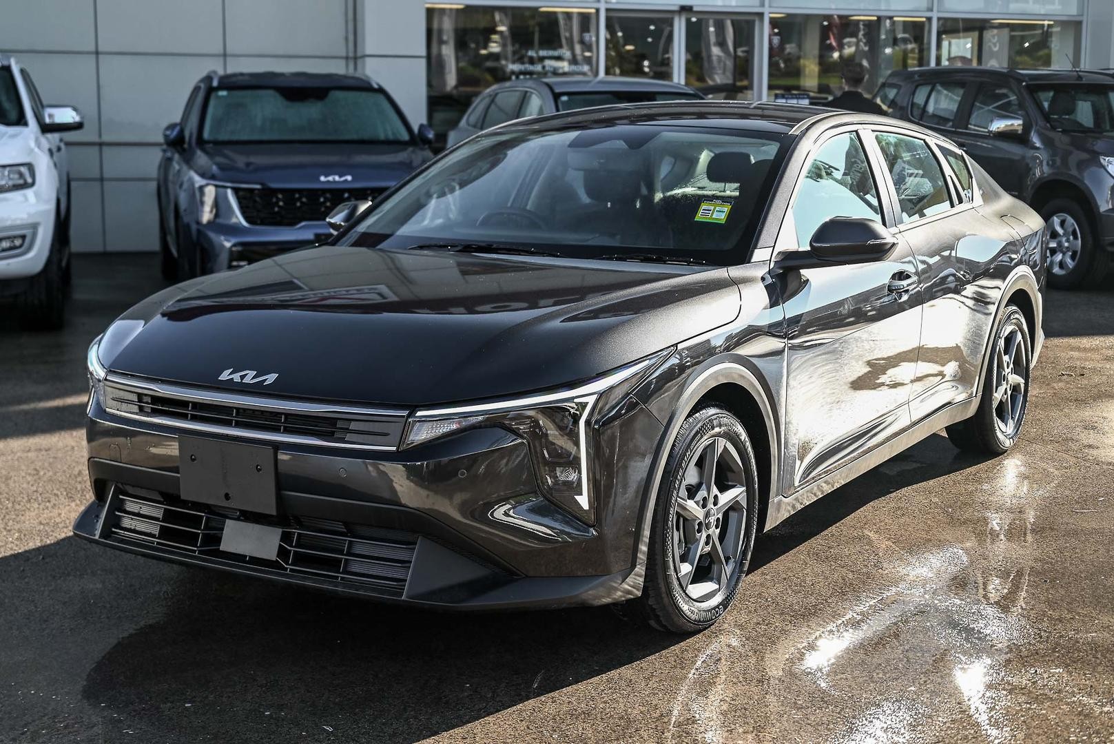 Kia K4 image 3