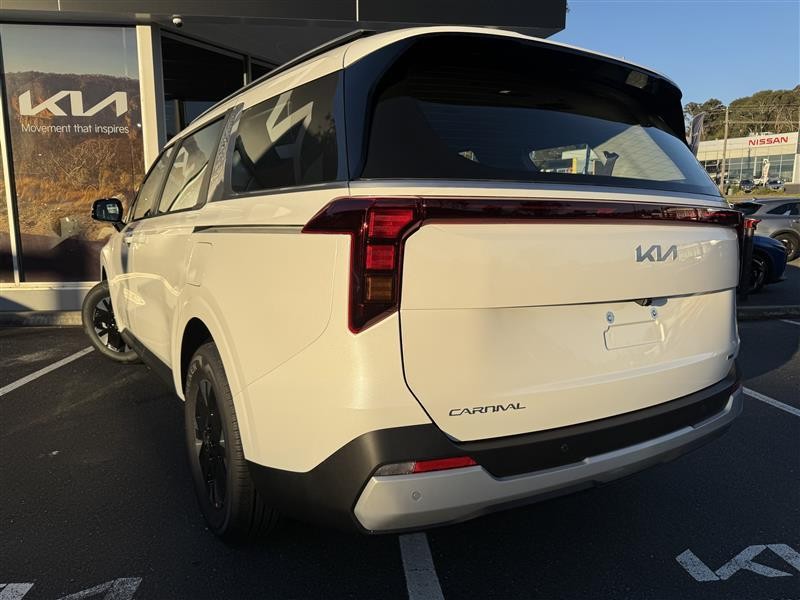 Kia Carnival image 4