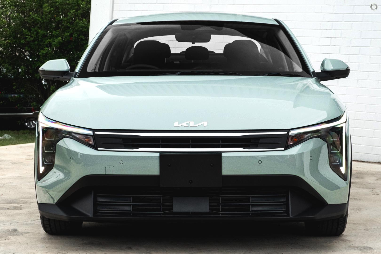Kia K4 image 2