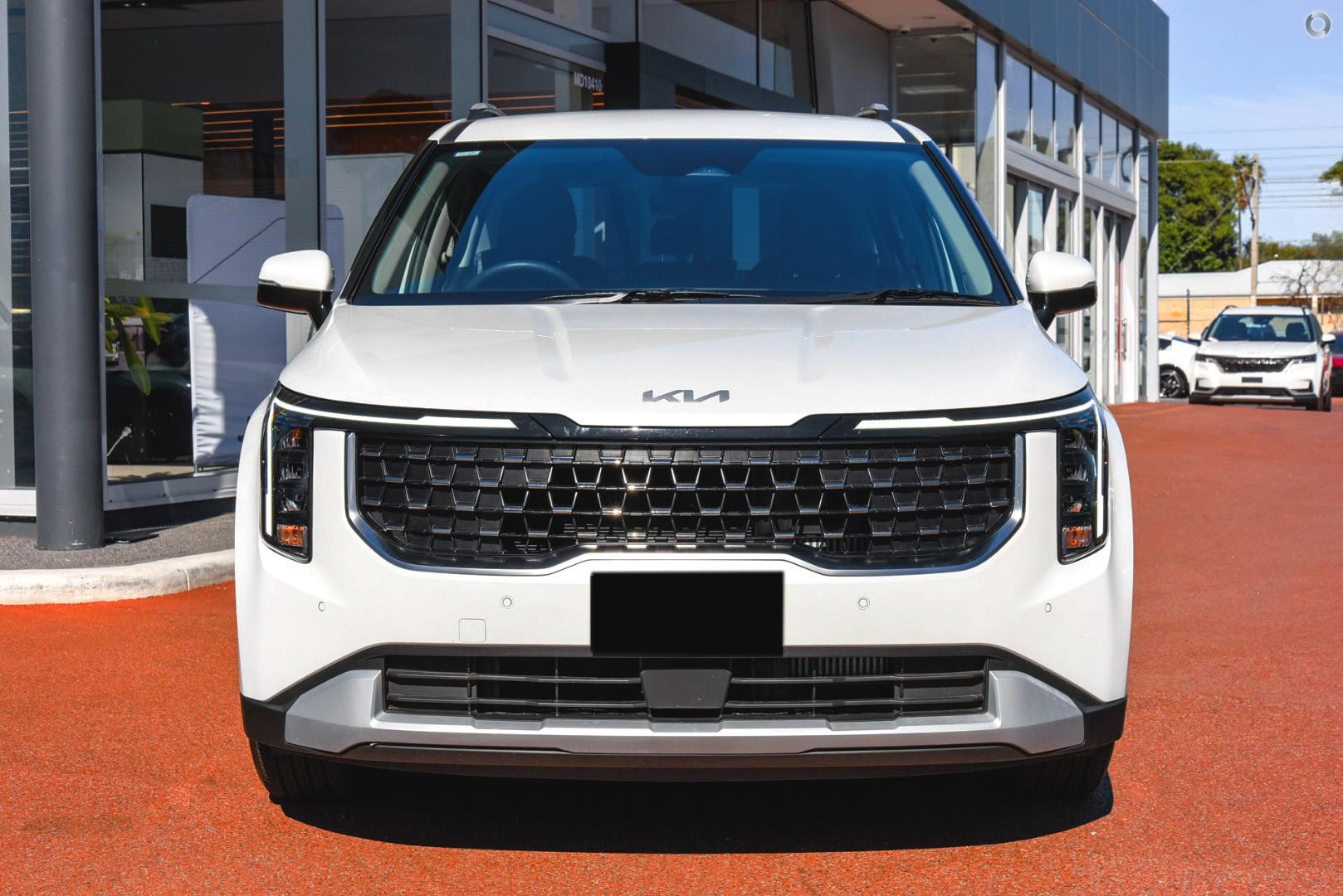 Kia Carnival image 2
