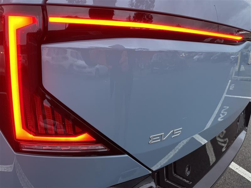 Kia Ev5 image 4
