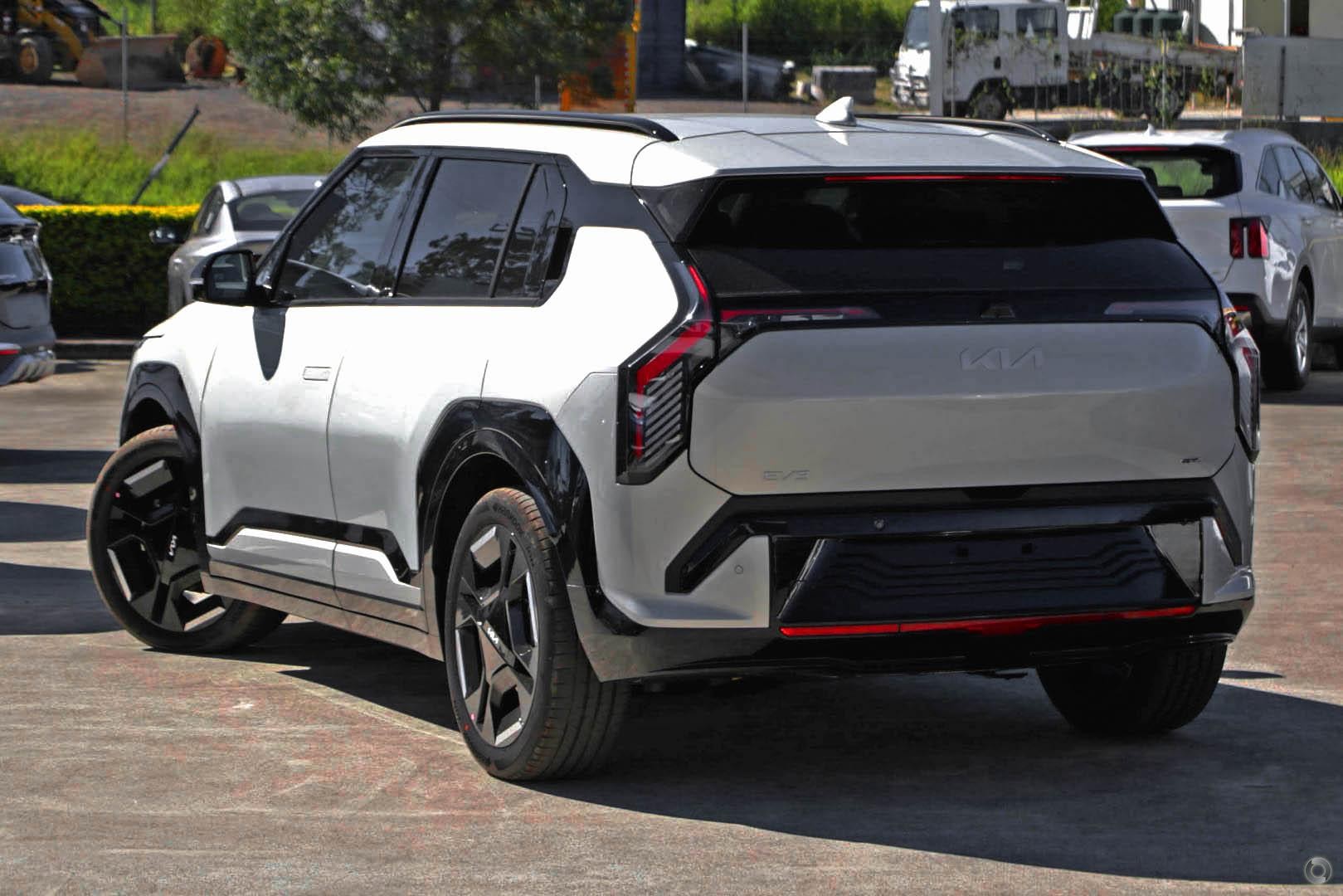 Kia Ev3 image 4
