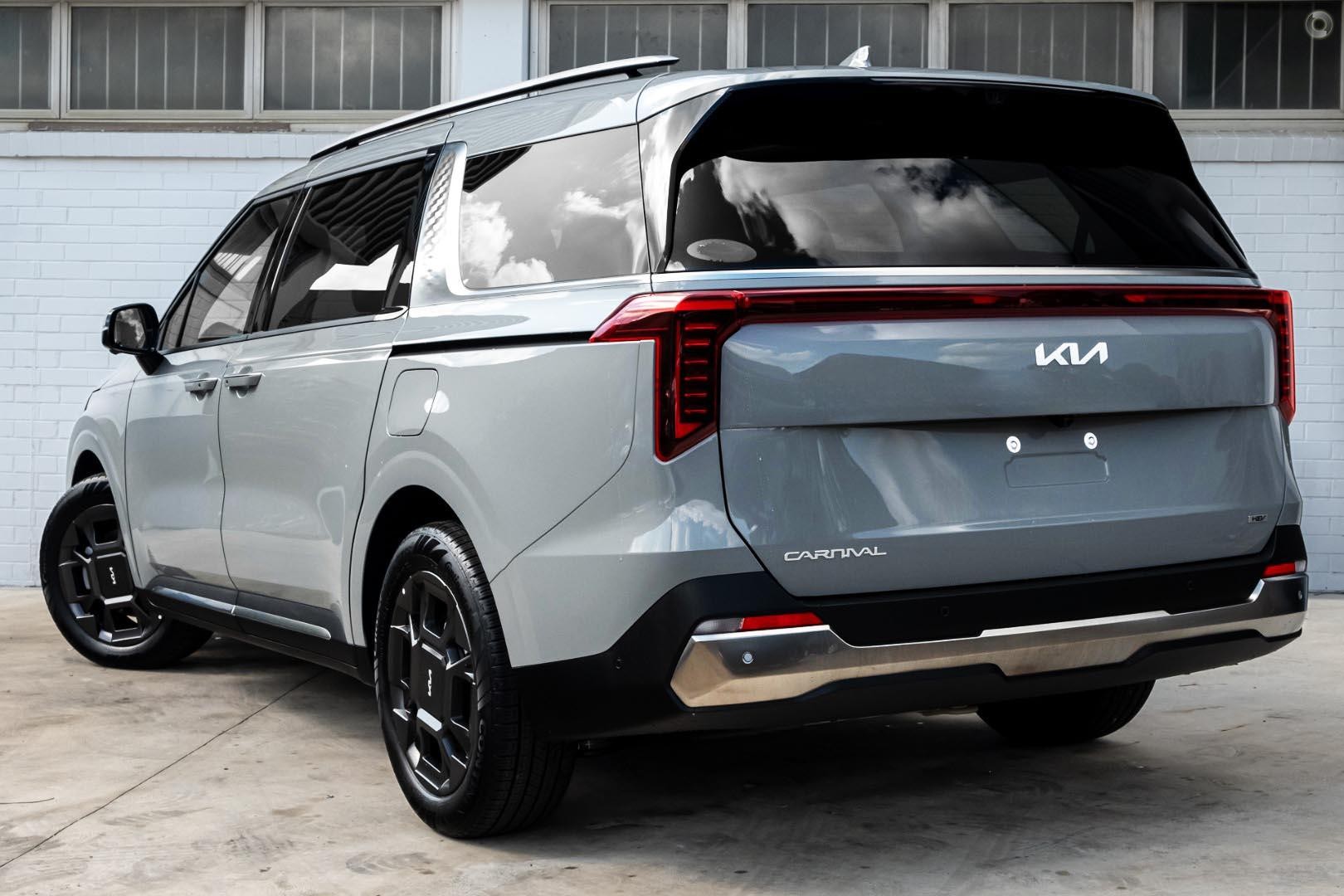 Kia Carnival image 4