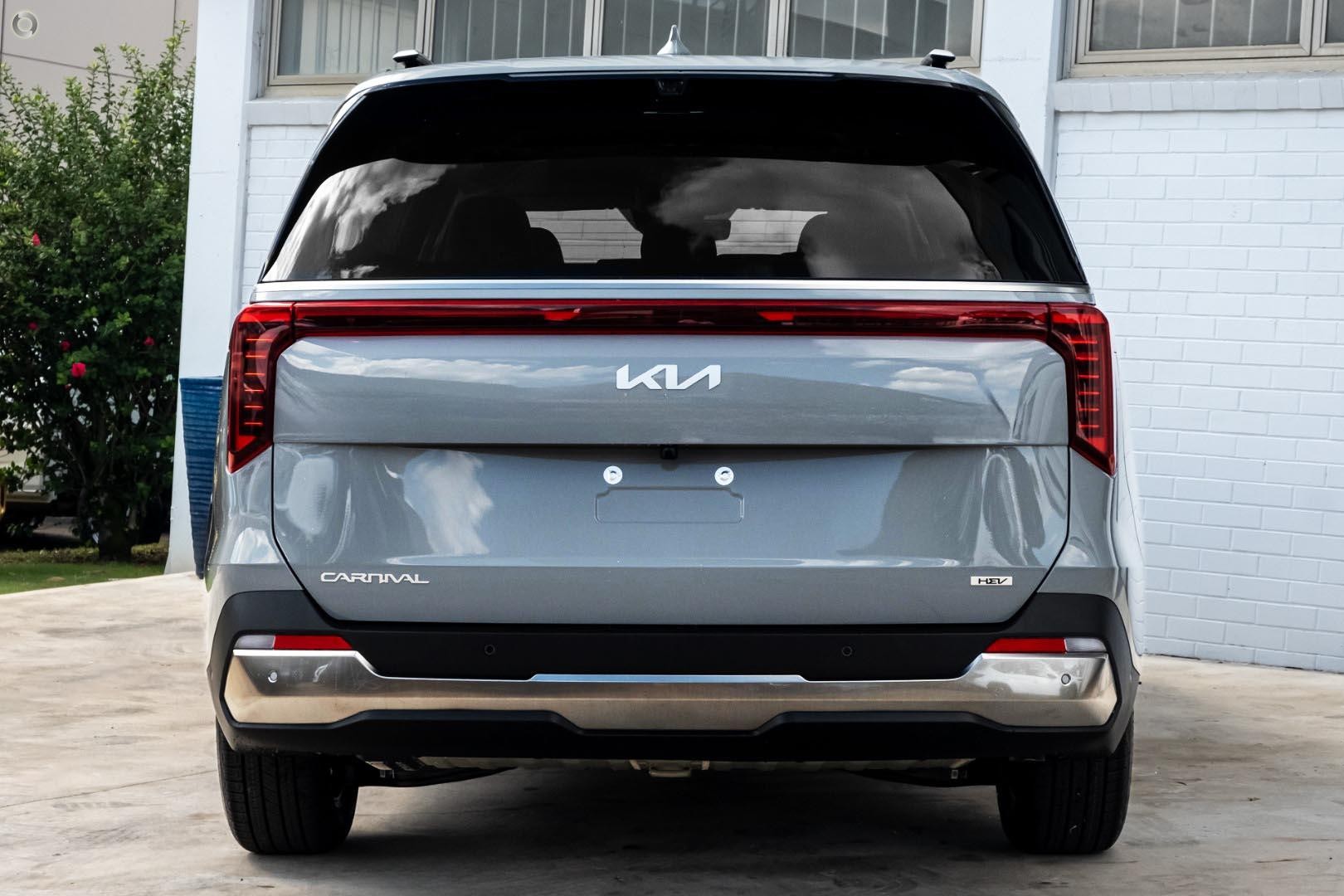 Kia Carnival image 3