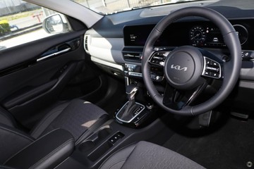 https://dvg-vehicle-assets.s3.amazonaws.com/K810925/p8uddndxwpm2a587a32fh0tt2.jpg