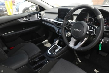https://dvg-vehicle-assets.s3.amazonaws.com/K878626/u7gqxogaigen413t25yjd3ef4.jpg
