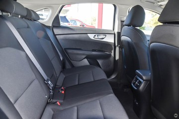 https://dvg-vehicle-assets.s3.amazonaws.com/K887695/3cq45o2chfp74z0x31xw20jeb.jpg