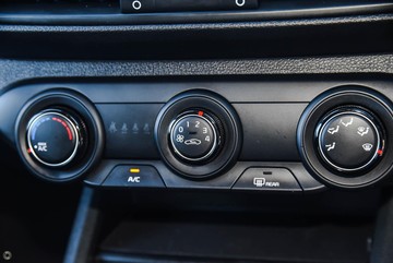 https://dvg-vehicle-assets.s3.amazonaws.com/K887695/60scjt9s0yp7urg0ilcjp4bx2.jpg