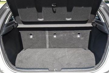 https://dvg-vehicle-assets.s3.amazonaws.com/K887695/p7gplgr9gii1c7e2ojfmv9t97.jpg