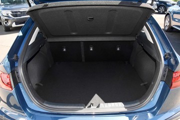 https://dvg-vehicle-assets.s3.amazonaws.com/K887696/gy0cxid7t40w63edrcw9w52x9.jpg