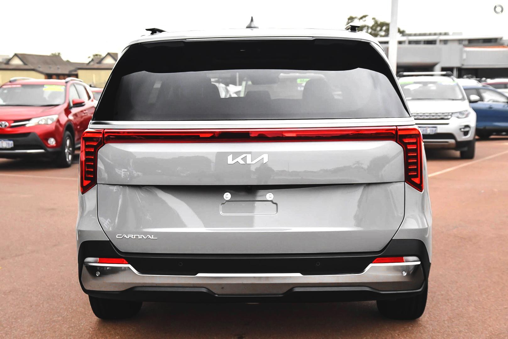 Kia Carnival image 3