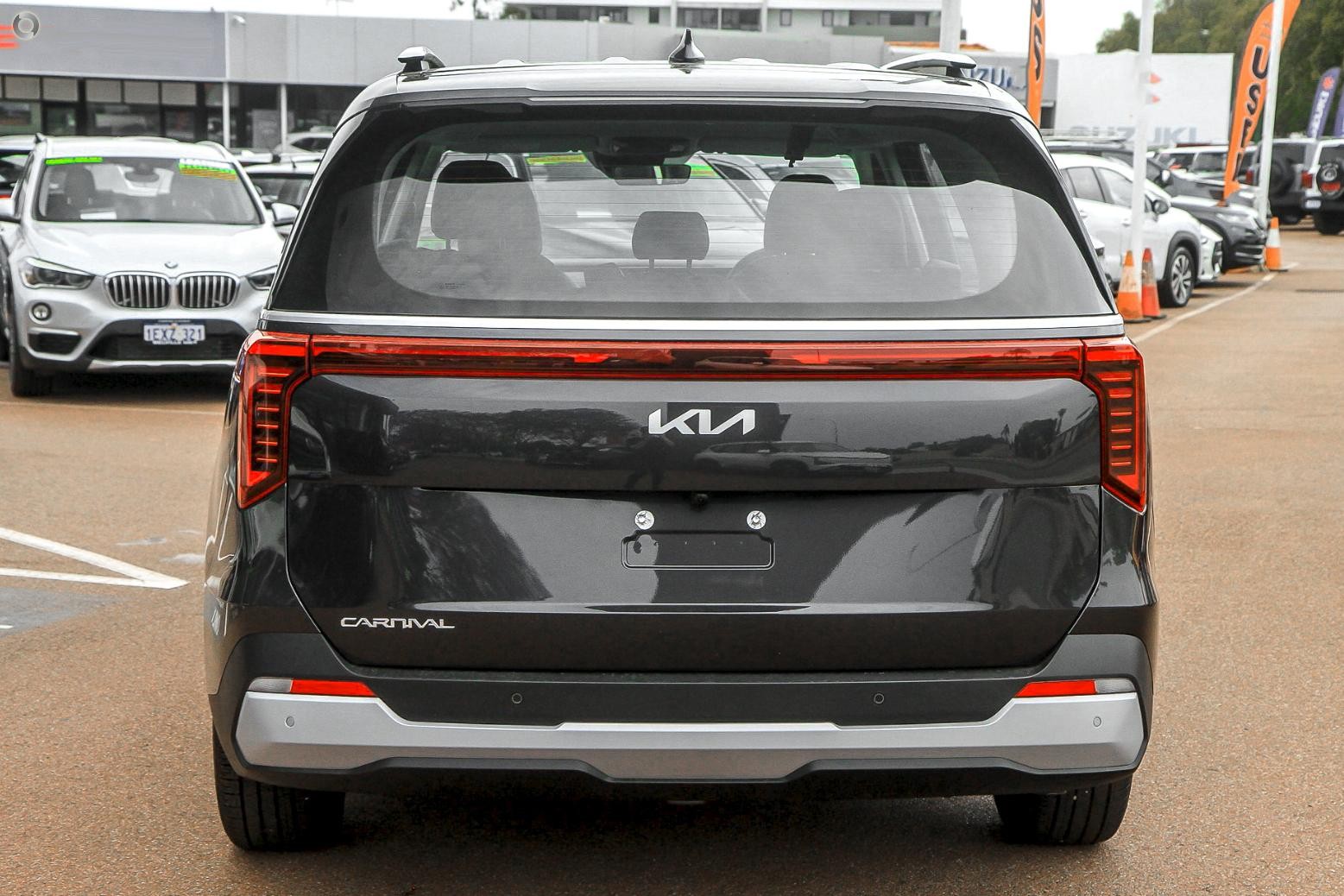 Kia Carnival image 3