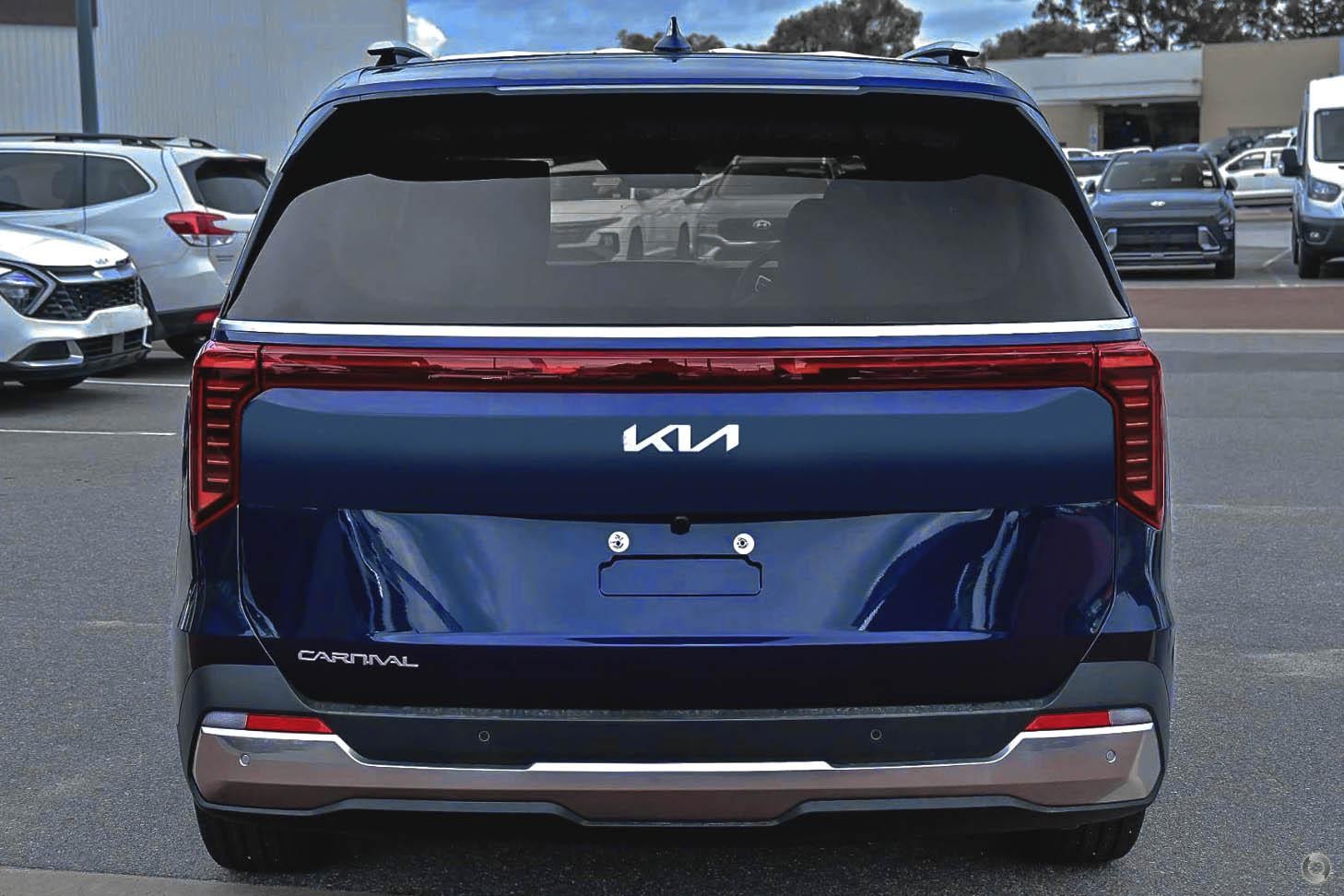 Kia Carnival image 3