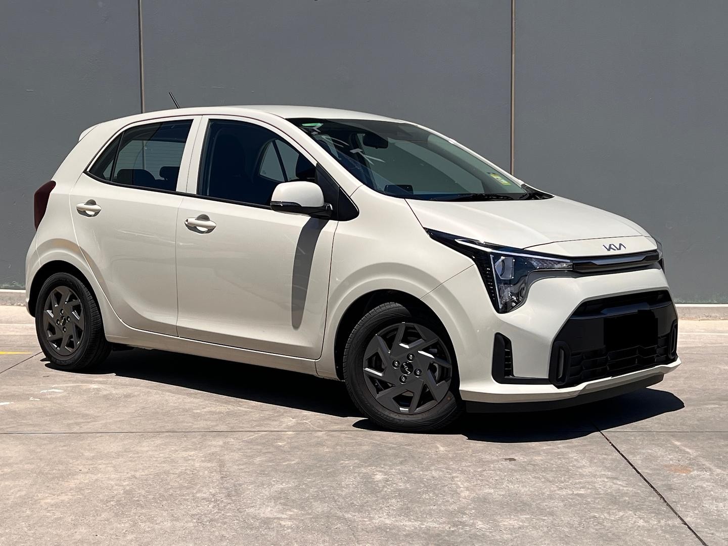 Kia Picanto image 1