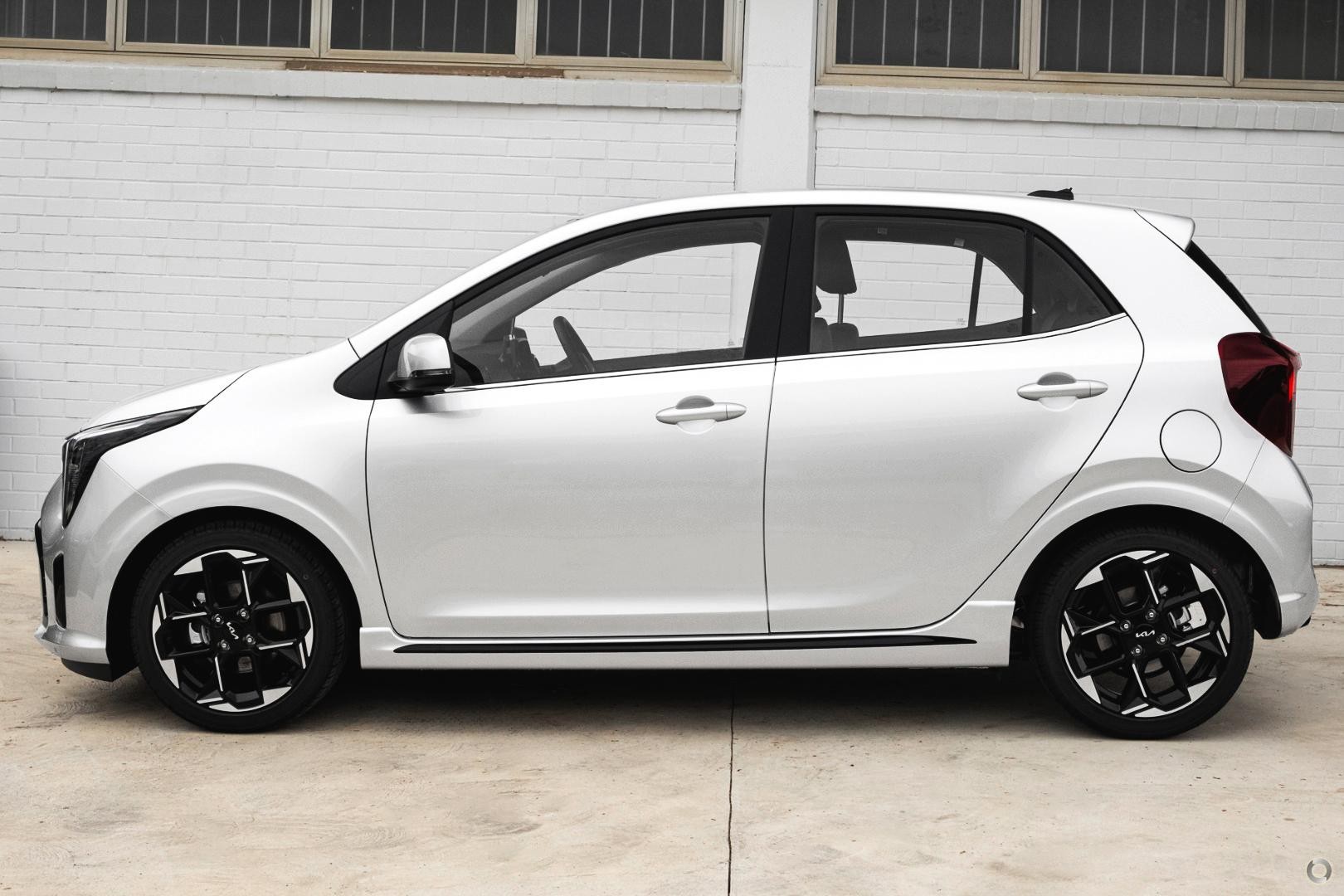 Kia Picanto image 2