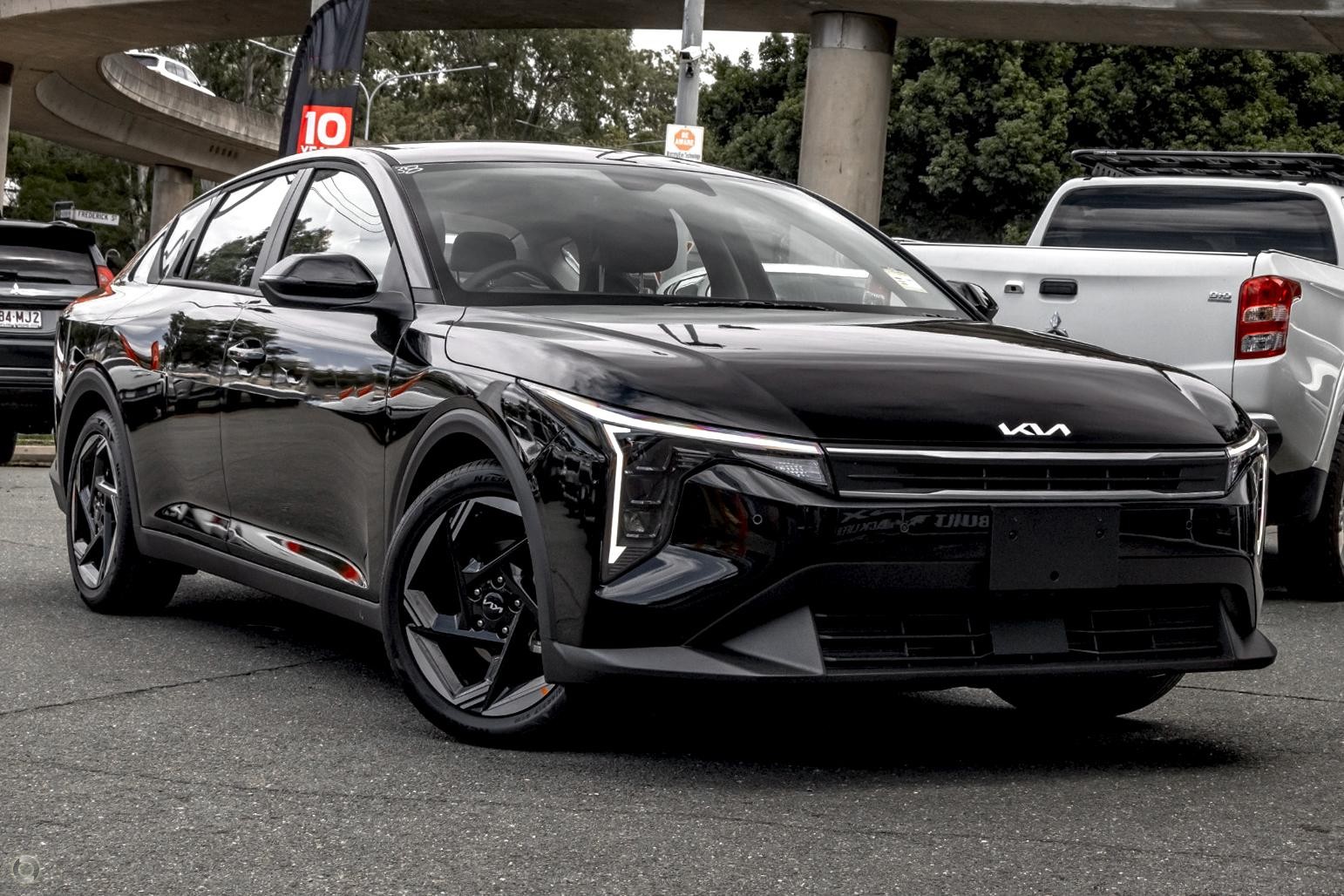 Kia K4 image 1