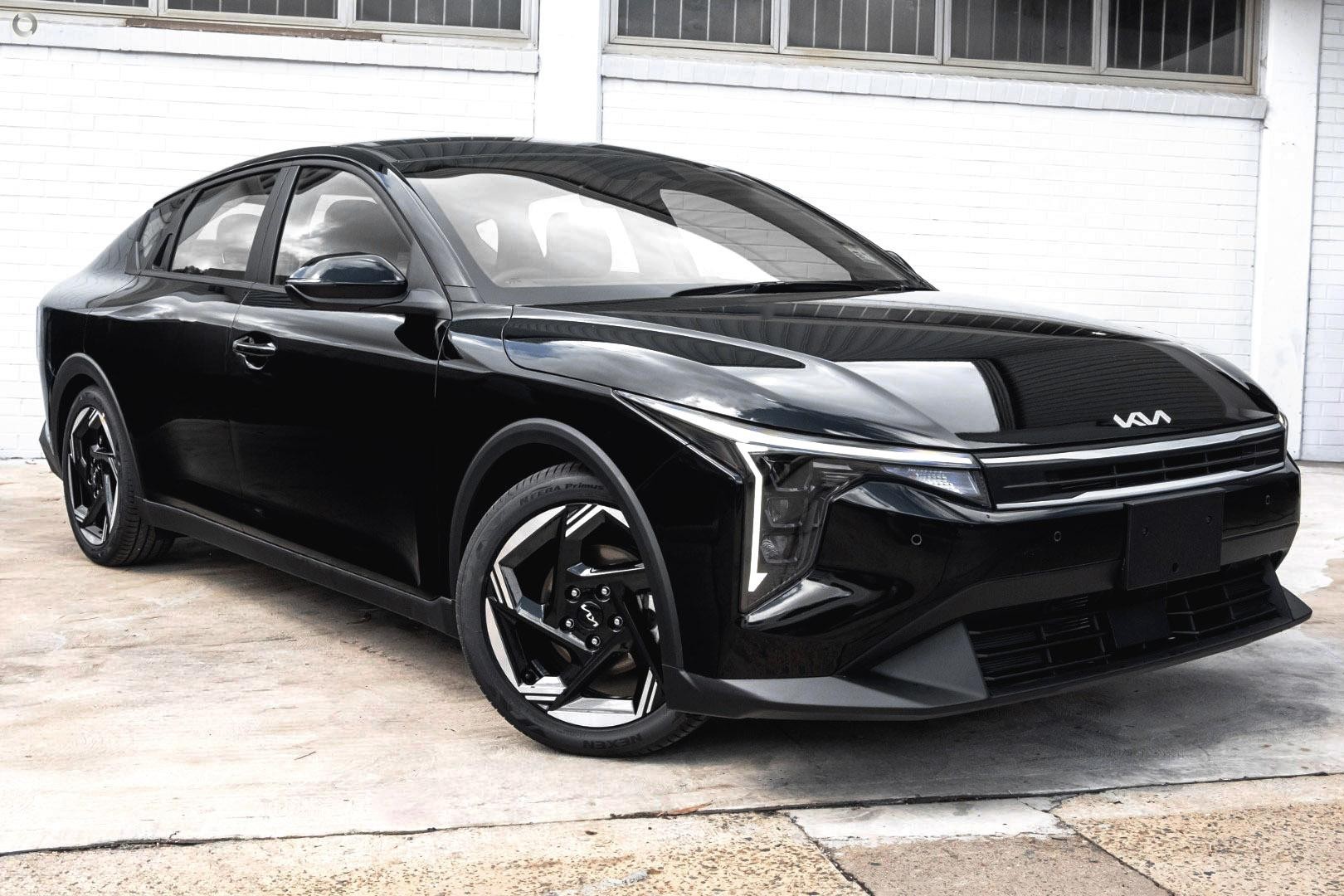 Kia K4 image 1