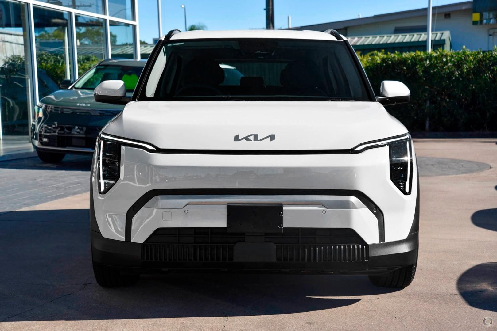 Kia Ev3 image 2