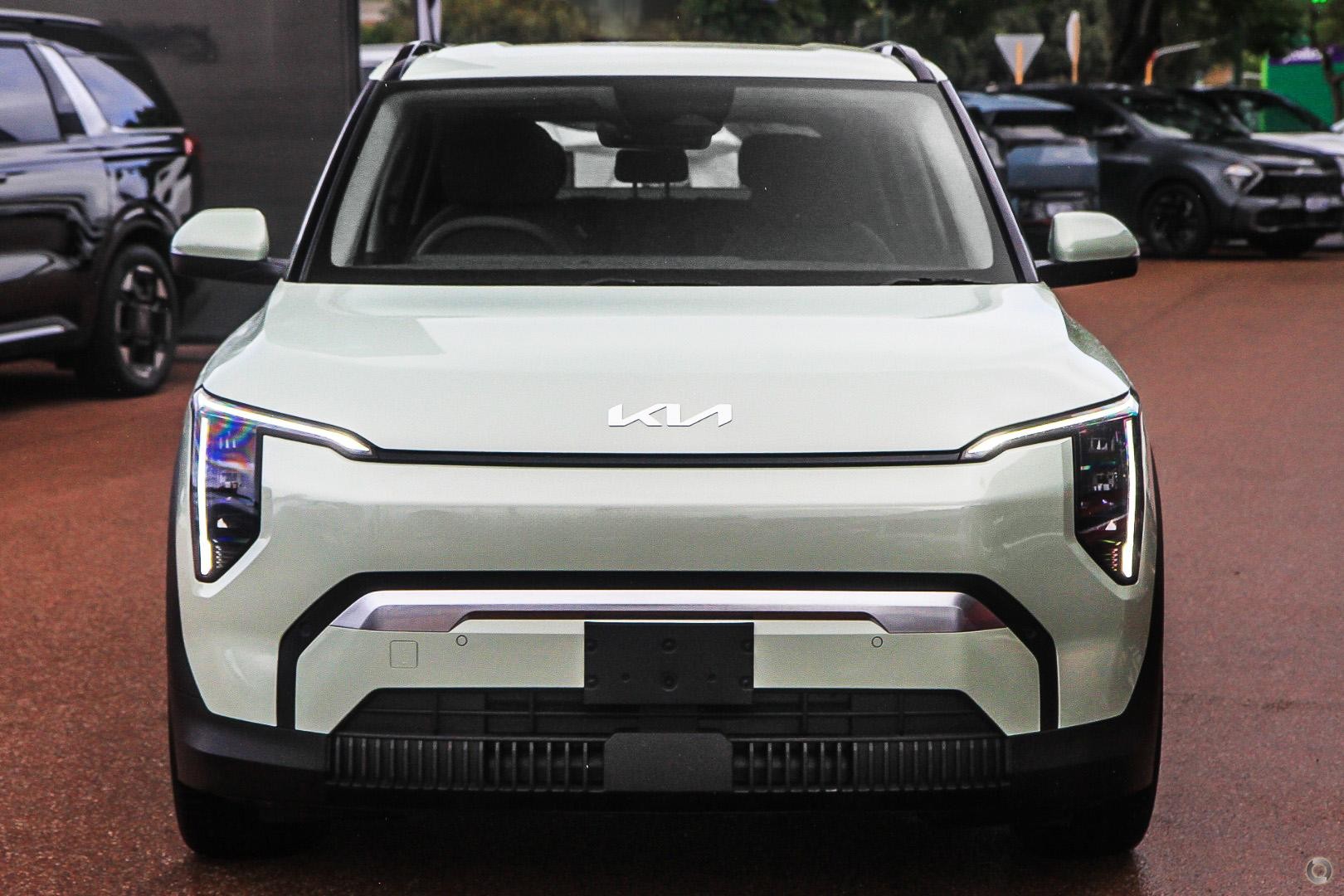 Kia Ev3 image 2