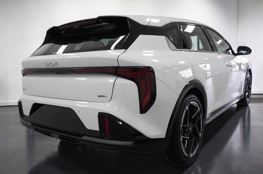 Kia K4 image 2